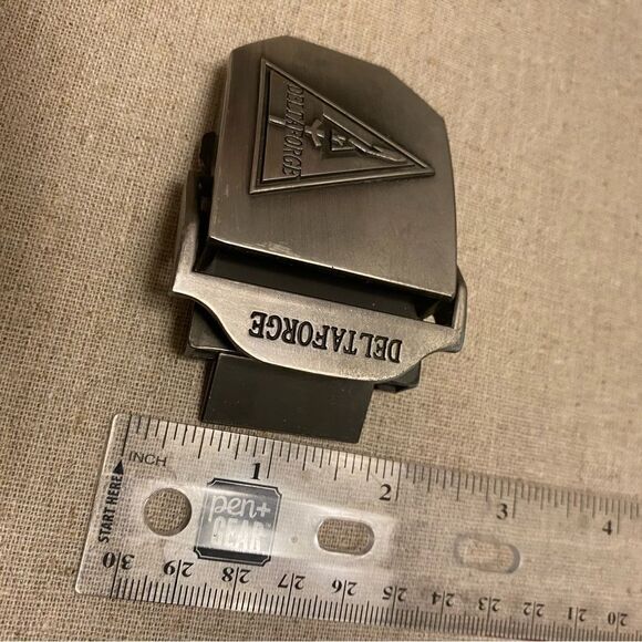 Deltaforge brushed metal belt buckle with teeth, sword triangle Pewter aesthetic - Picture 7 of 9